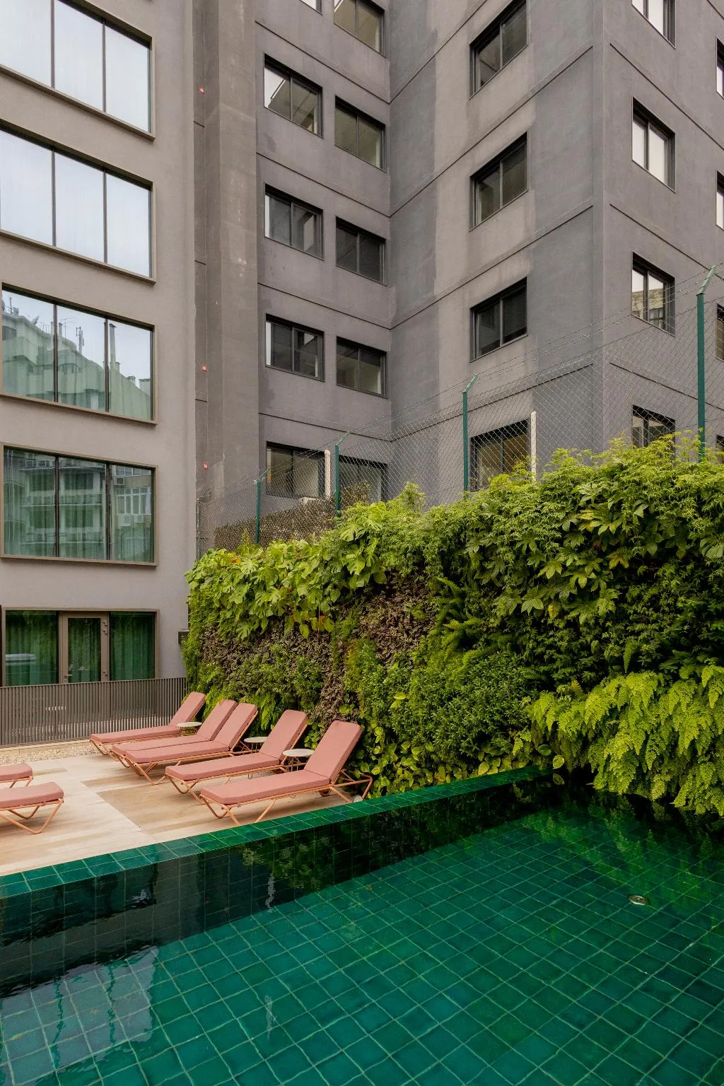 Pool, Luster Hotel, Lisbon