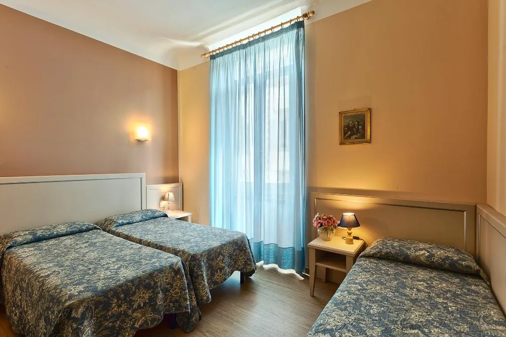 TRIPLE STANDARD Room, Eden, Florence