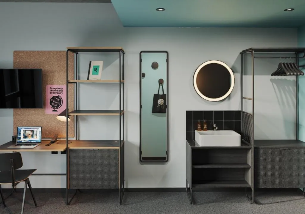 DOUBLE EXECUTIVE QUEEN BED Room, The Social Hub Rome, Naples