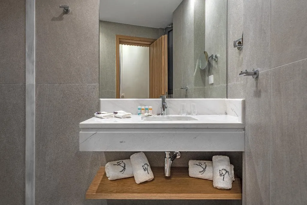 JUNIOR SUITE STANDARD Room, Glyfada Riviera Hotel, Athens