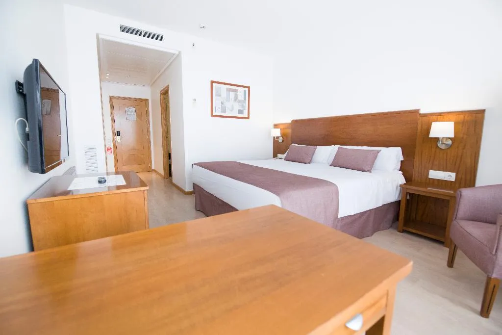 TRIPLE STANDARD Room, Hotel Albufera, Valencia