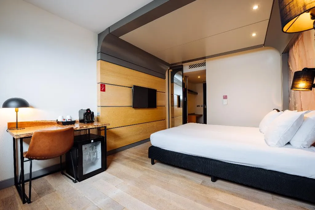 DOUBLE SUPERIOR Room, Leonardo Hotel Almere City Center, Amsterdam