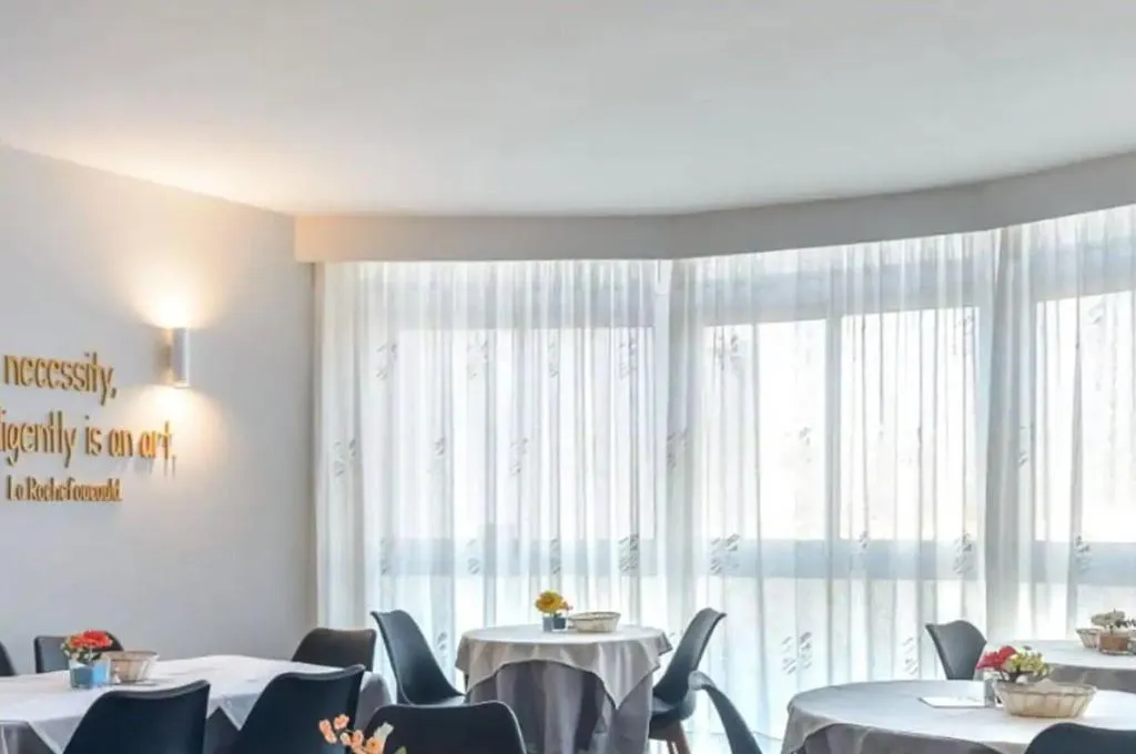 Restaurant, Hotel Cenit & Apts. Sol y Viento, Ibiza