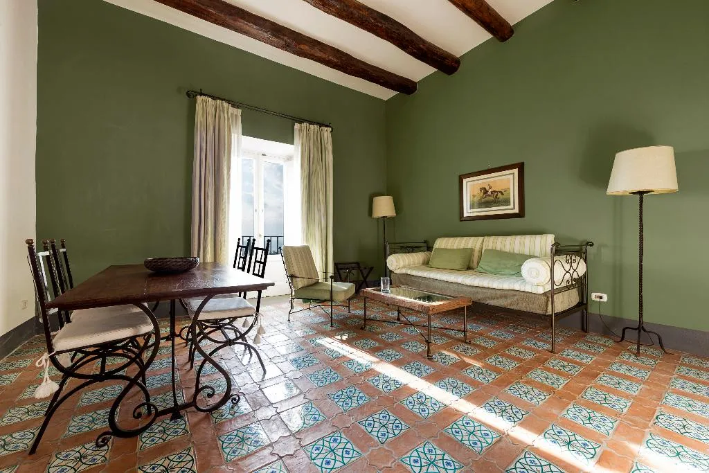FAMILY ROOM STANDARD Room, Relais Regina Giovanna, Naples