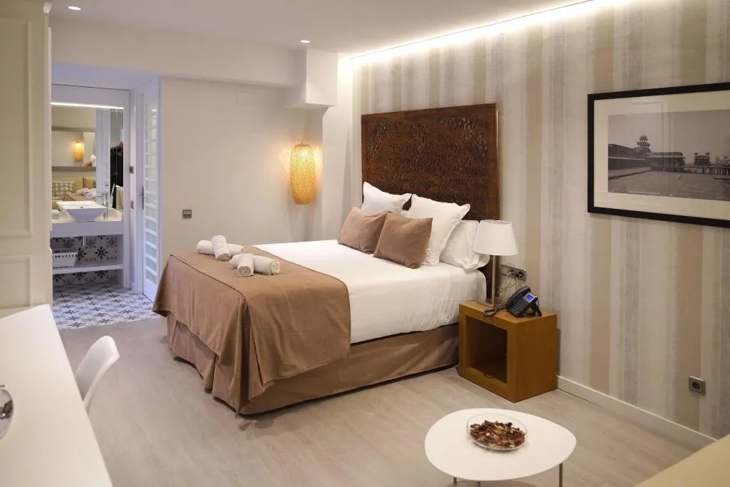 Room, Serennia Fira Gran Vía Exclusive Rooms, Barcelona