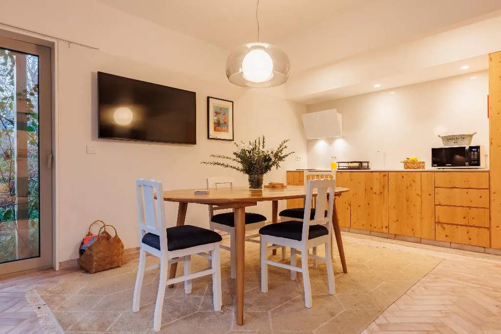 APARTMENT WITH PRIVATE POOL Room, Laranjal Farm House, Algarve