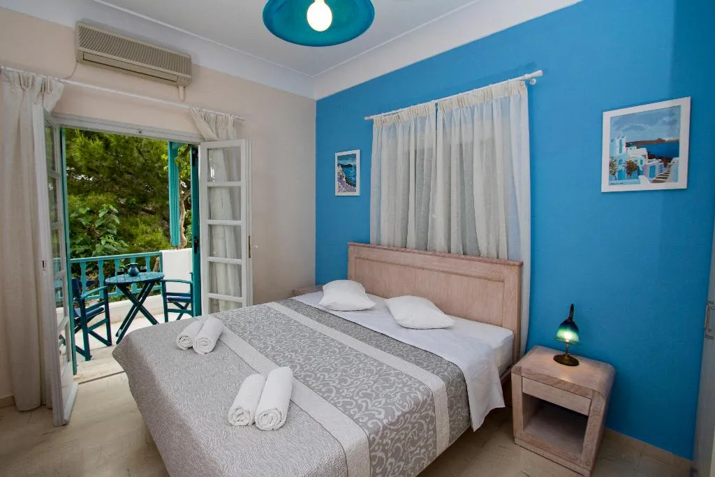 Double or Twin STANDARD Room, Andreas Aparthotel, Santorini