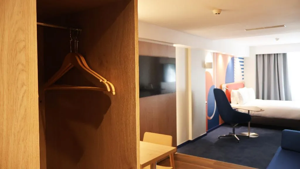 SUITE STANDARD Room, Holiday Inn Express Lisbon Principe Real, by IHG, Lisbon