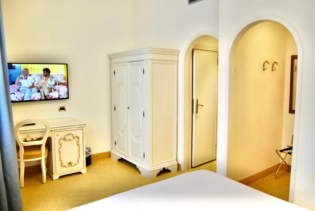DOUBLE SUPERIOR Room, Gardena, Venice
