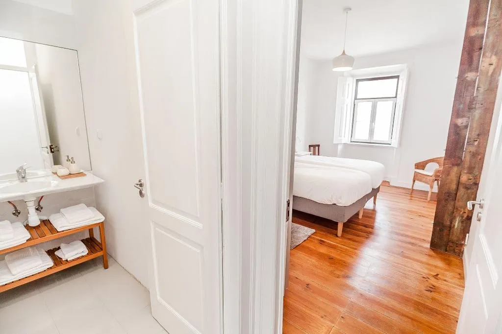 Room, The Lisbon-Way Apartments, Lisbon