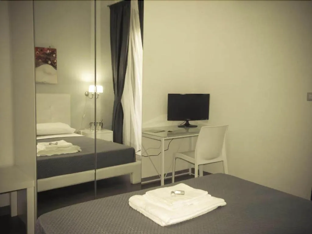 Room, Duca Di Uzeda, Catania