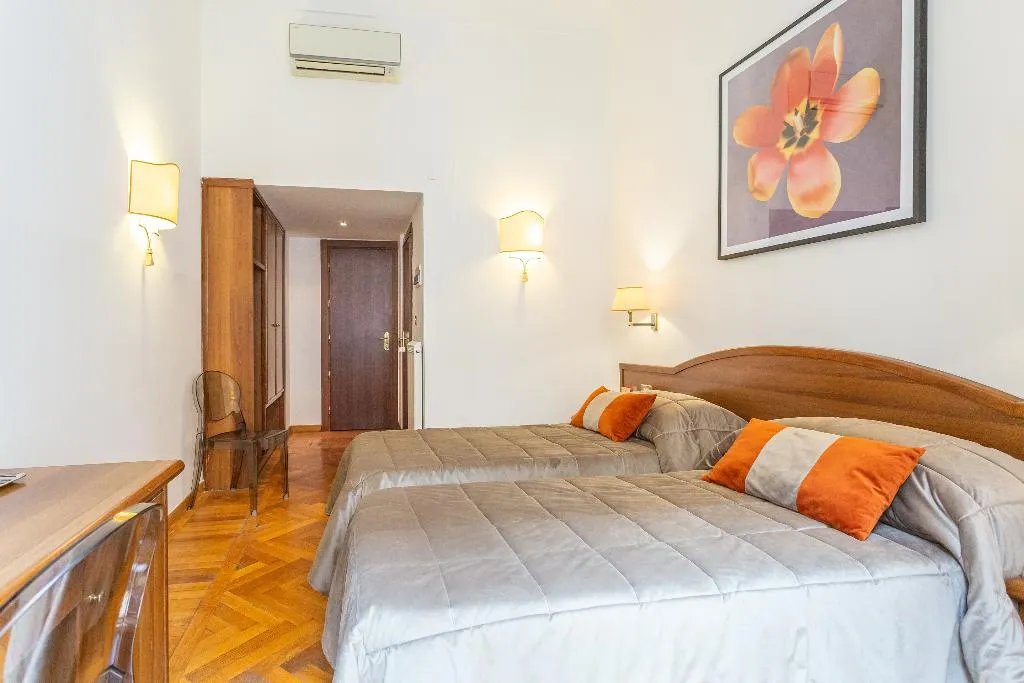 DOUBLE STANDARD Room, Medici, Rome
