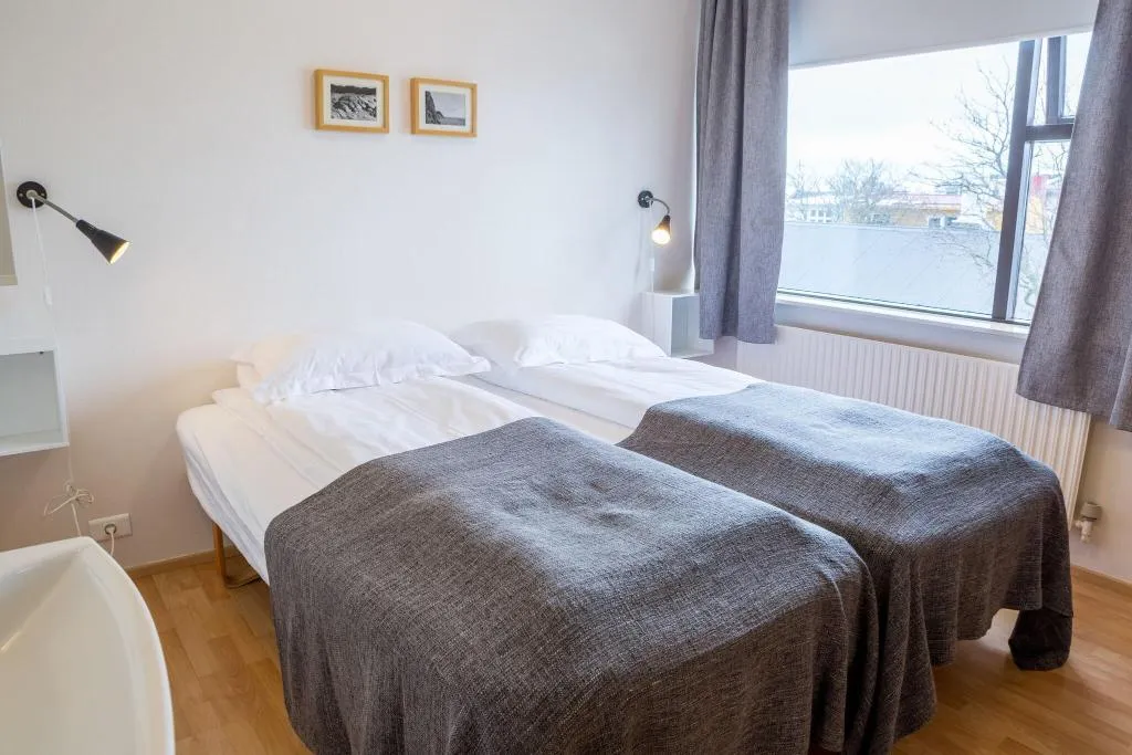TWIN WITH SHARED BATHROOM Room, Guesthouse Sunna, Reykjavik