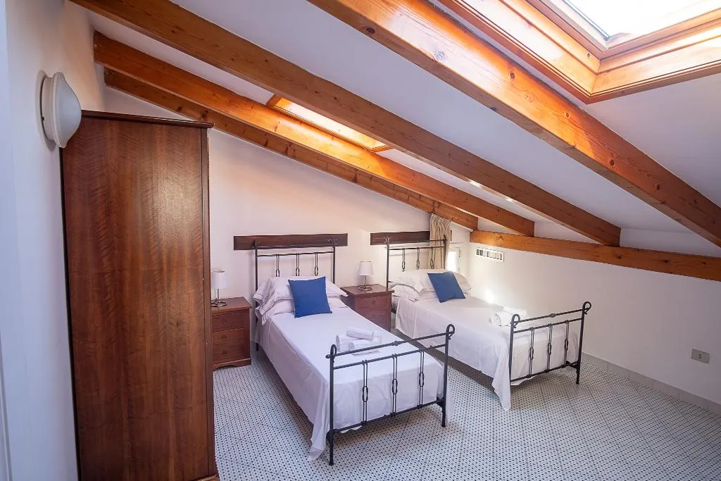 APARTMENT SUPERIOR WITH TERRACE Room, Antico Palazzo Scala, Naples