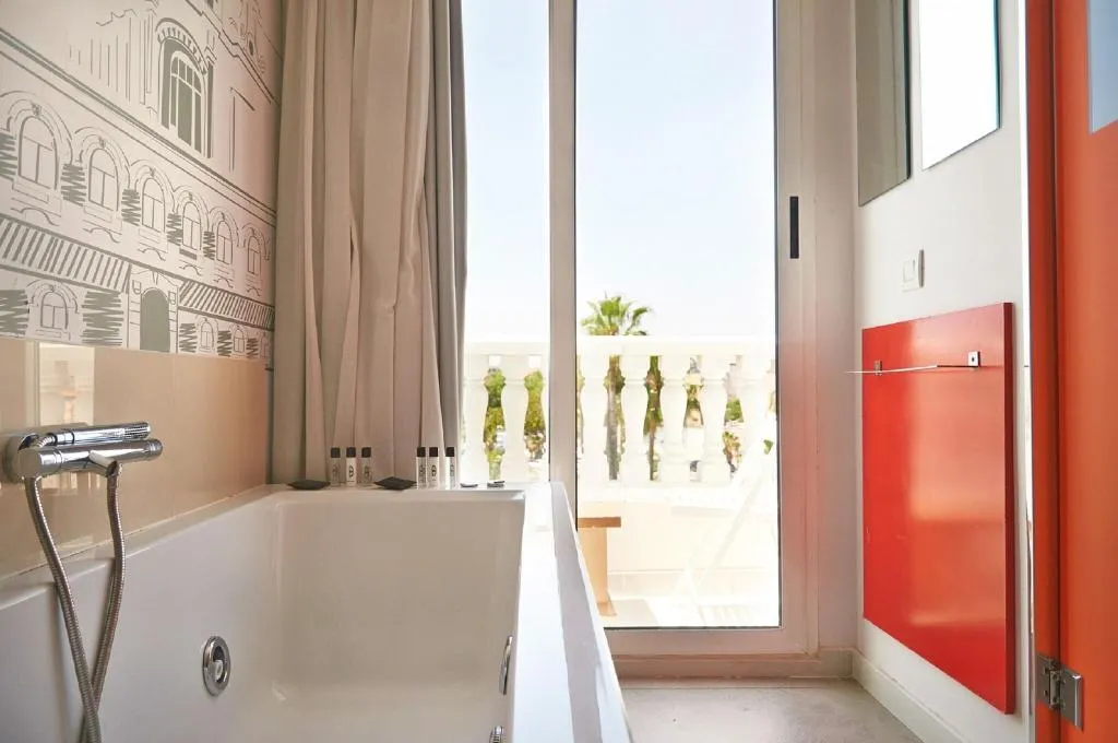 DOUBLE SUPERIOR CITY VIEW Room, Gabbana Beach, Valencia