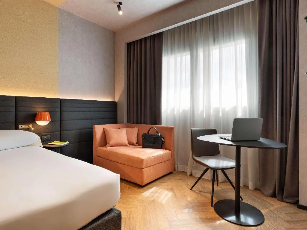 DOUBLE SUPERIOR Room, Novotel Caserta Sud, Naples