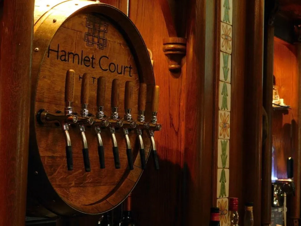 Bar, Hamlet Court Hotel, Dublin