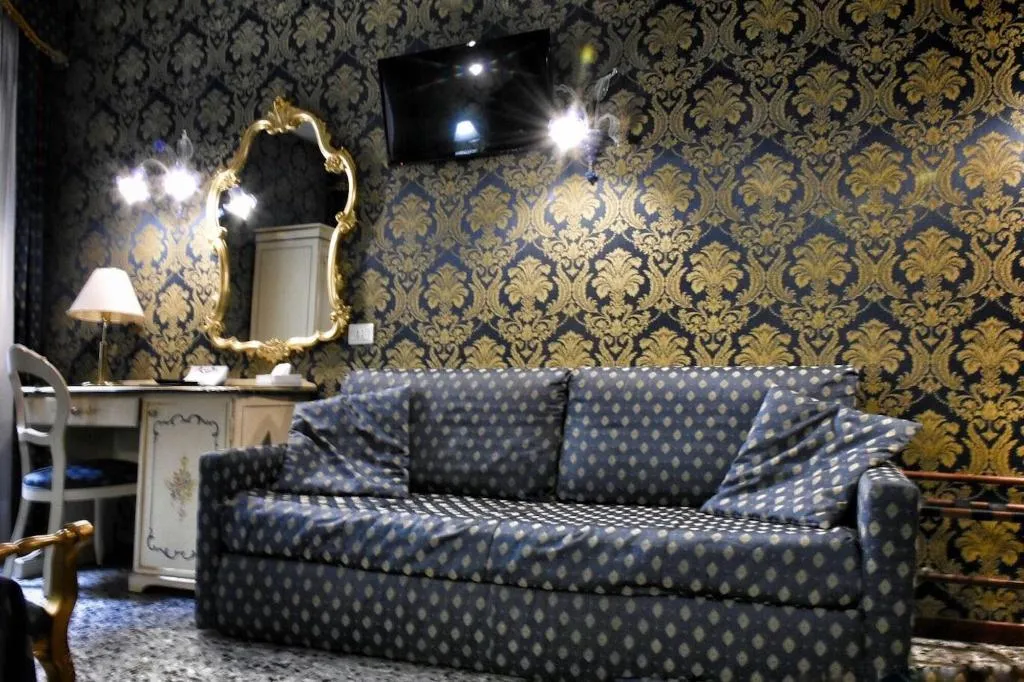 Room, Al Gazzettino, Venice