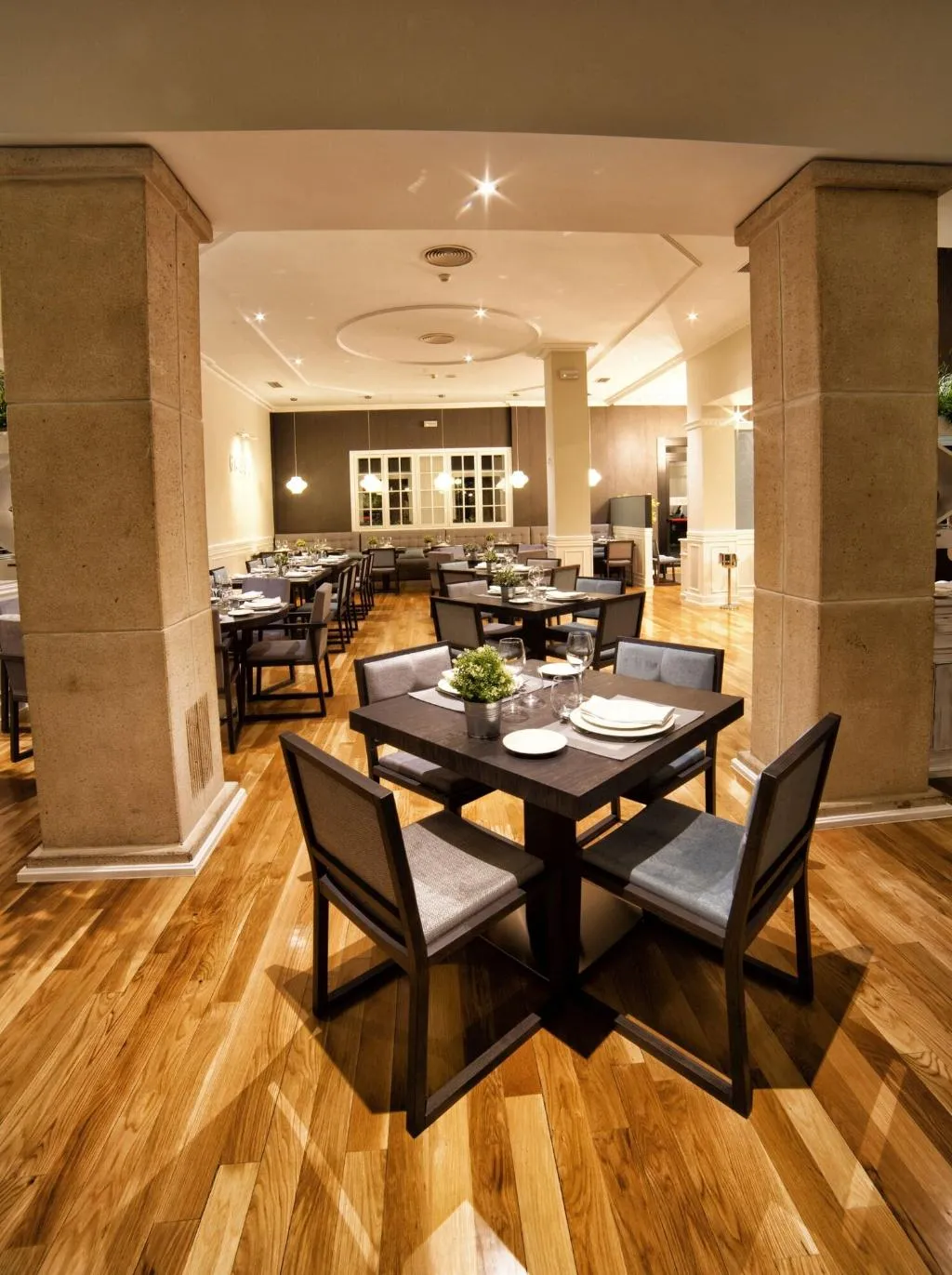 Restaurant, Parque Real, Madrid