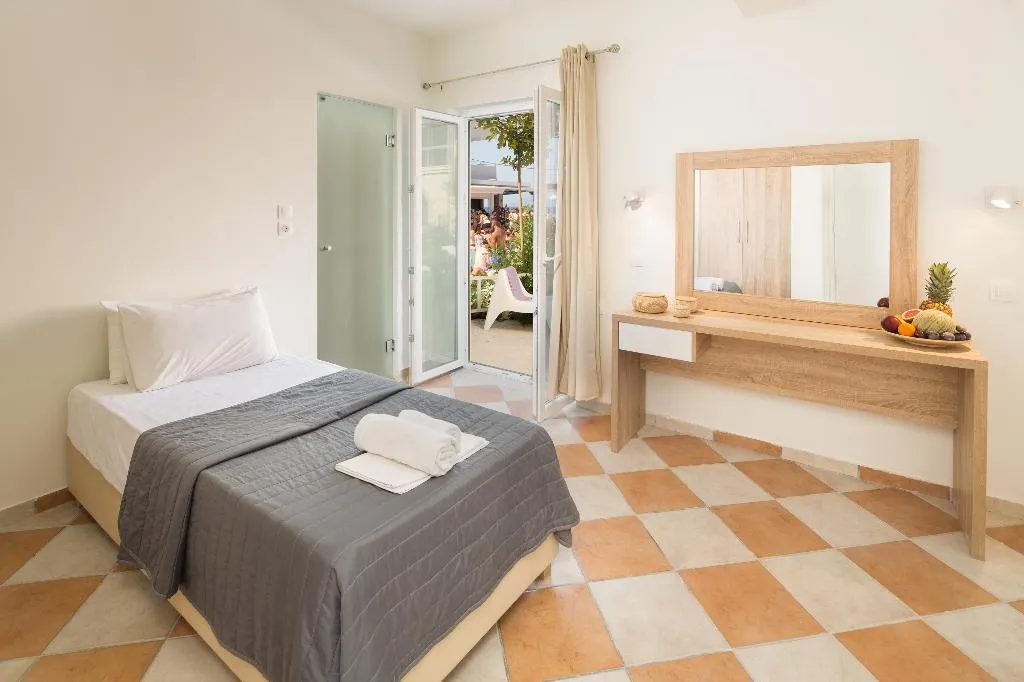 Room, Paralia, Corfu