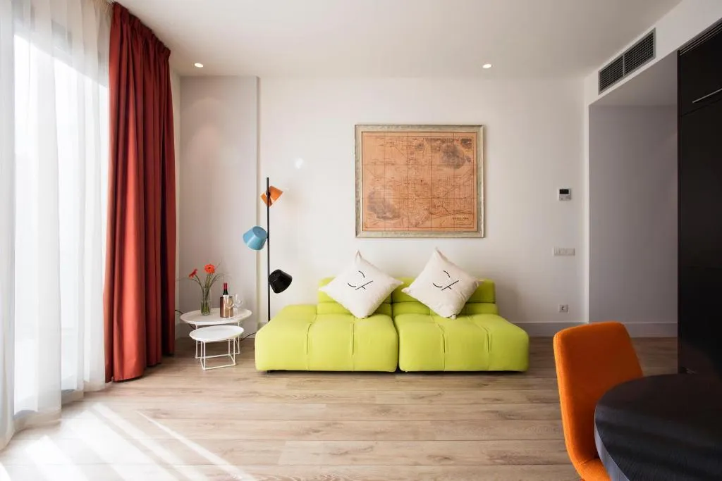 APARTMENT CAPACITY 3 ONE BEDROOM Room, Cosmo Apartments Passeig de Gracia, Barcelona