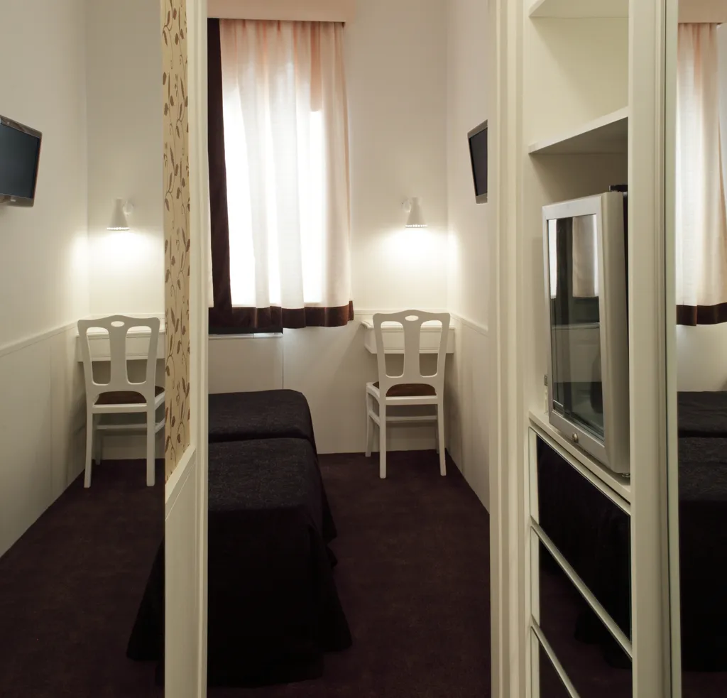 SINGLE STANDARD Room, Grande Hotel do Porto, Porto