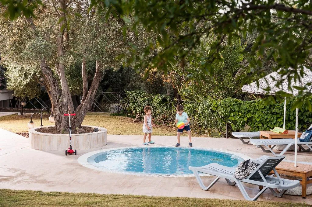 Pool, Arinnanda, Izmir