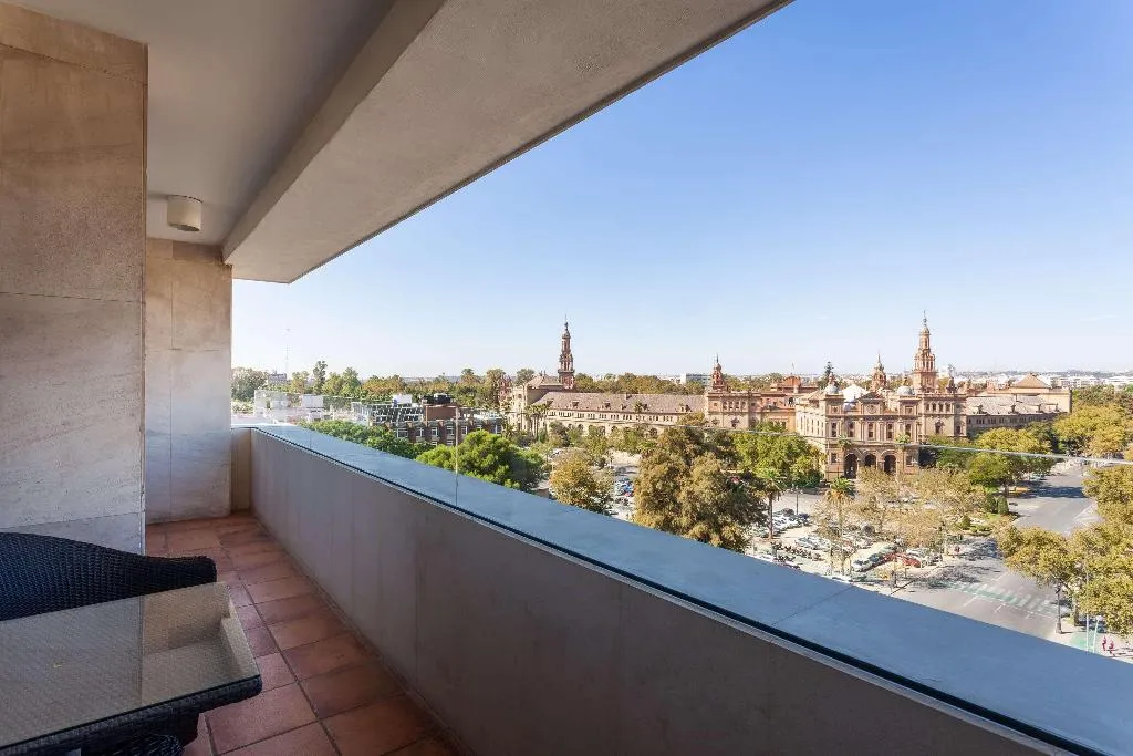 JUNIOR SUITE STANDARD Room, The Level At Meliá Sevilla, Seville