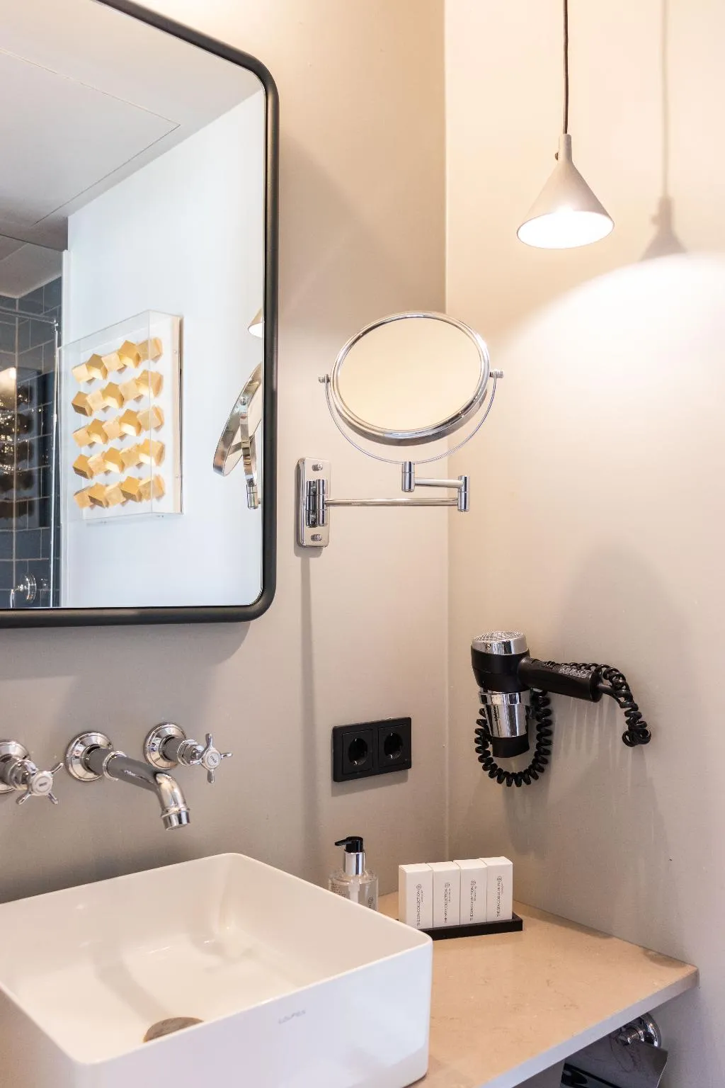 TRIPLE STANDARD Room, Hotel Monastere Maastricht, Amsterdam