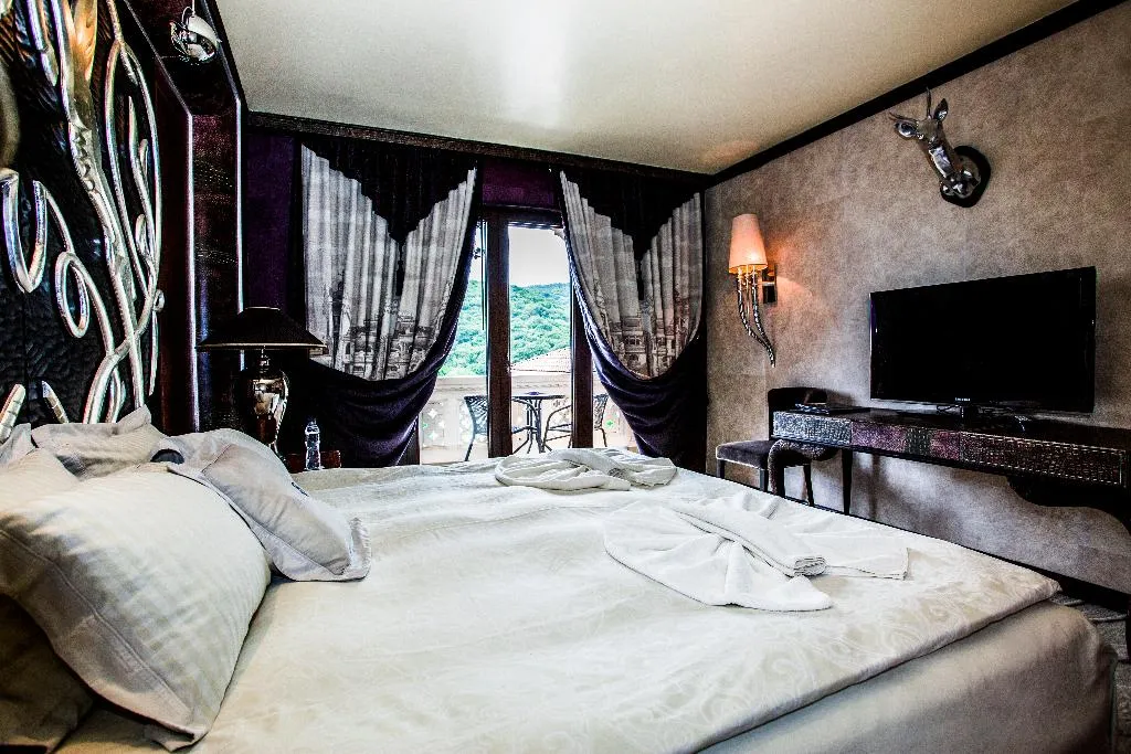 DOUBLE SINGLE USE PARK VIEW Room, Royal Castle Design & Spa, Bourgas