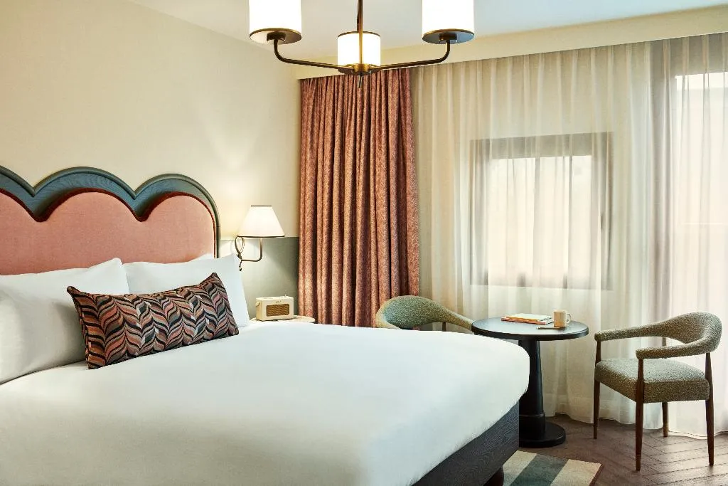 DOUBLE SUPERIOR Room, The Hoxton, Berlin, Berlin