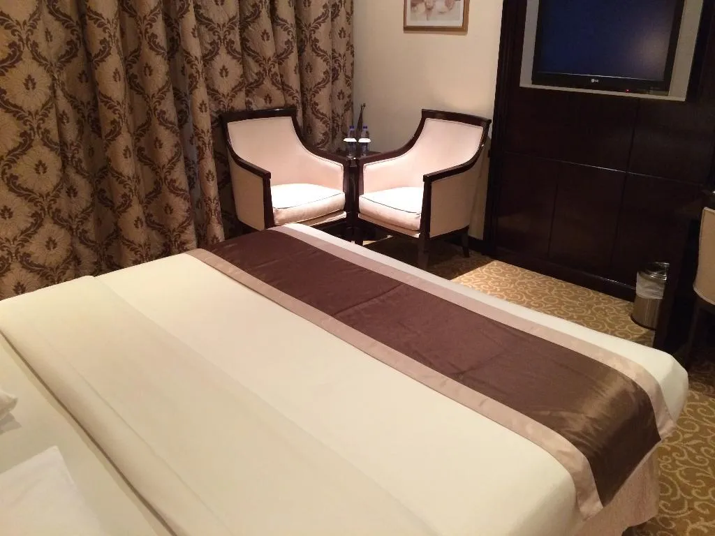 SINGLE DELUXE Room, London Suites Hotel, Dubai