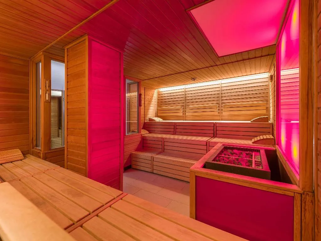 Sports and Entertainment, Movenpick Hotel Amsterdam City Centre, Amsterdam