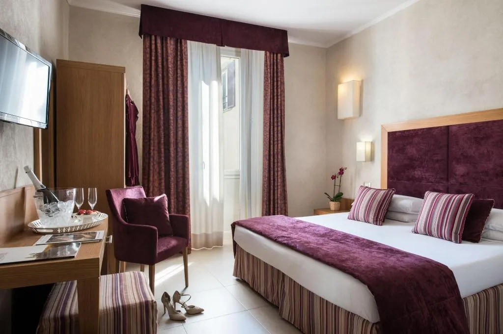 Room, Il Perseo, Florence