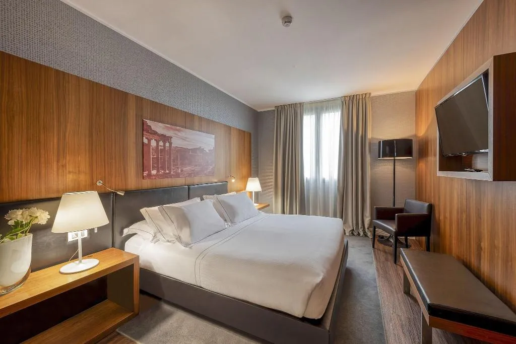 SUITE KING SIZE BED Room, H10 Roma Citta, Rome
