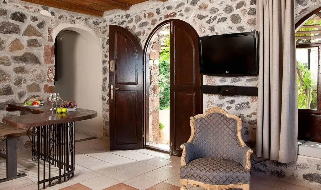 Room, Lava Suites & Lounge, Santorini