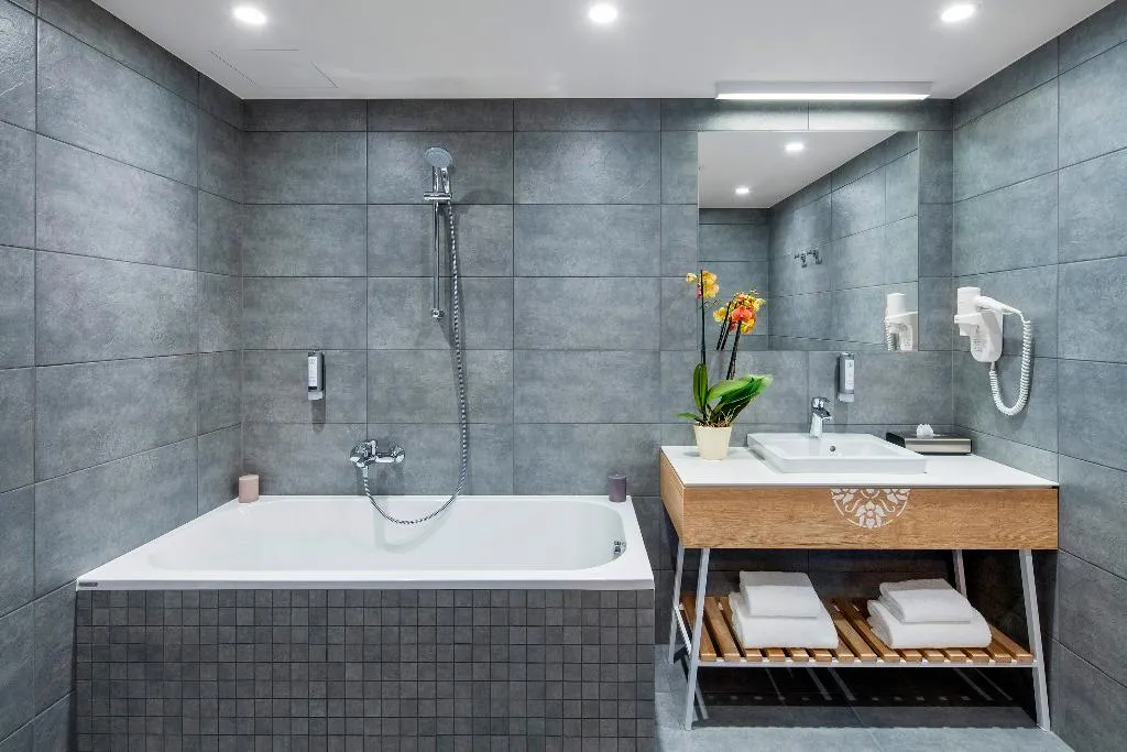 SUITE EXECUTIVE Room, Hotel Aquarion Family & Friends - Destigo Hotels, Krakow