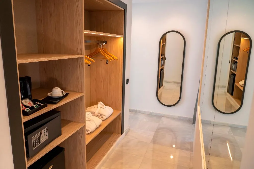 SUITE STANDARD Room, URH Sitges Playa, Costa Brava