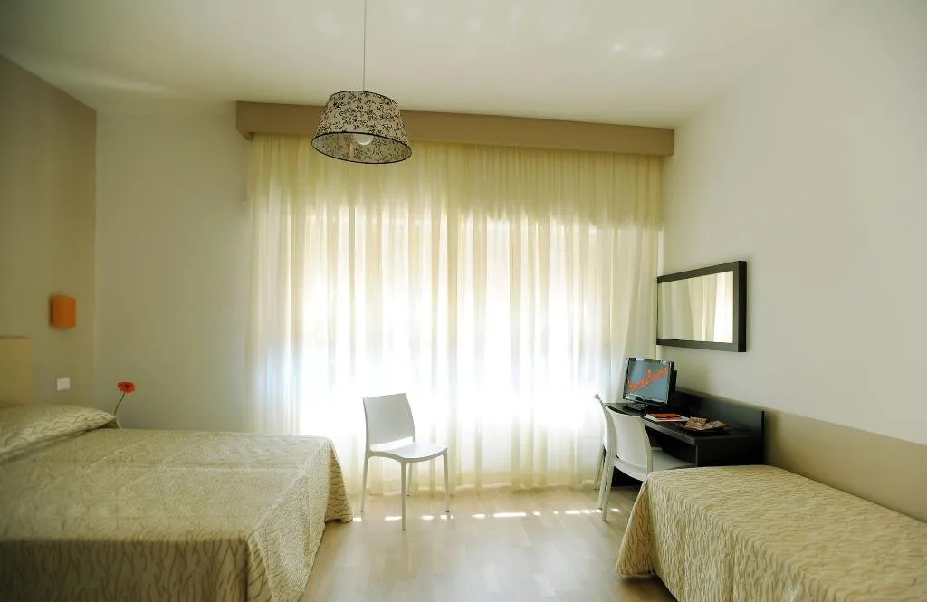 Room, Honey Rooms, Rome