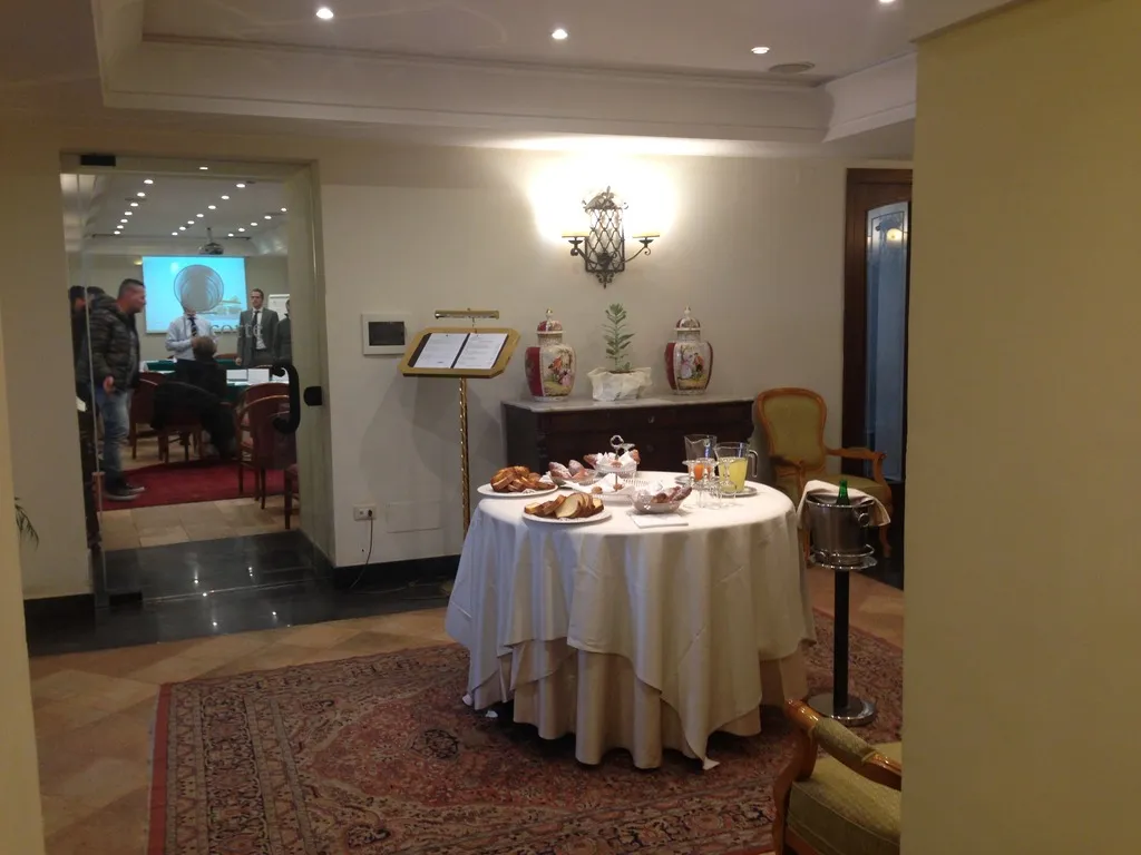 Lobby, Del Real Orto Botanico, Naples