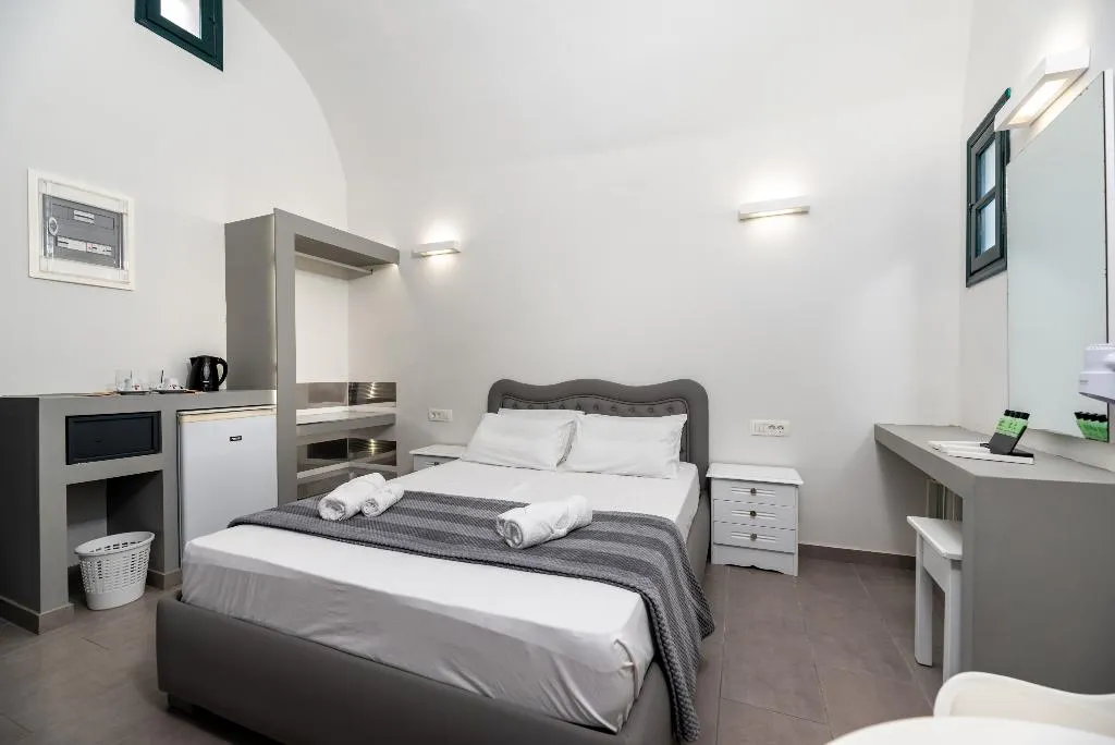 DOUBLE STANDARD Room, Villa Anemomilos Perissa, Santorini