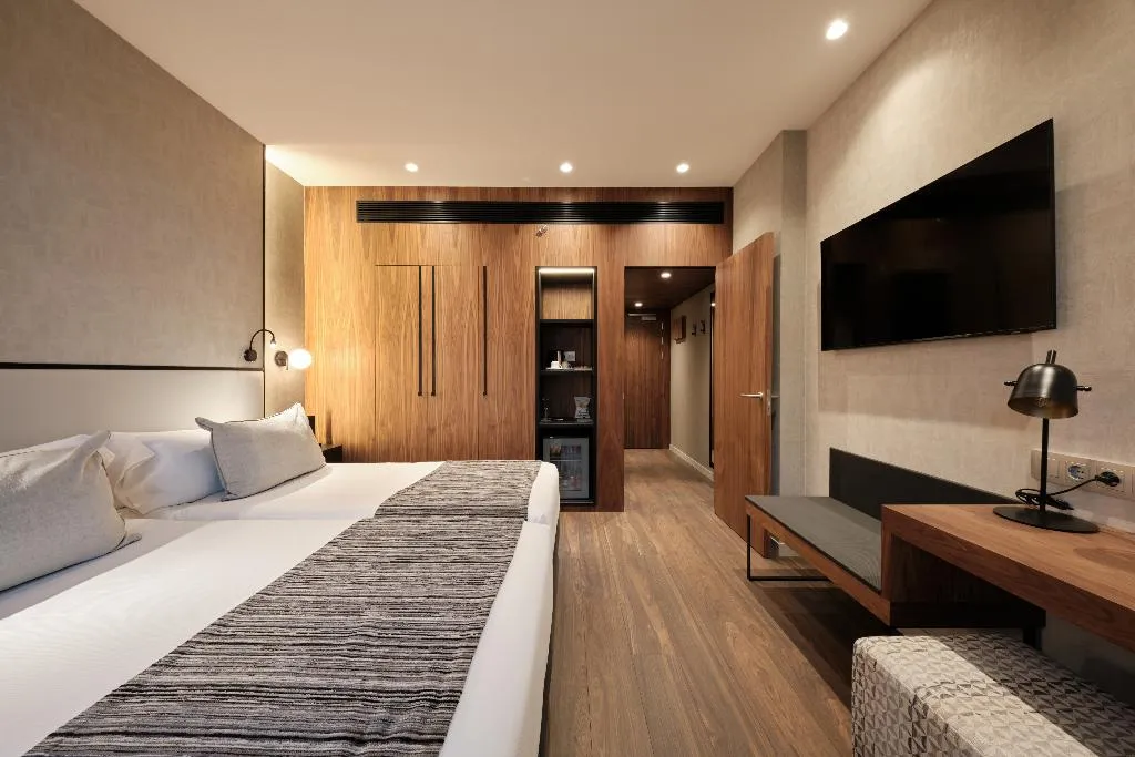 Double or Twin STANDARD Room, Catalonia Barcelona Plaza, Barcelona