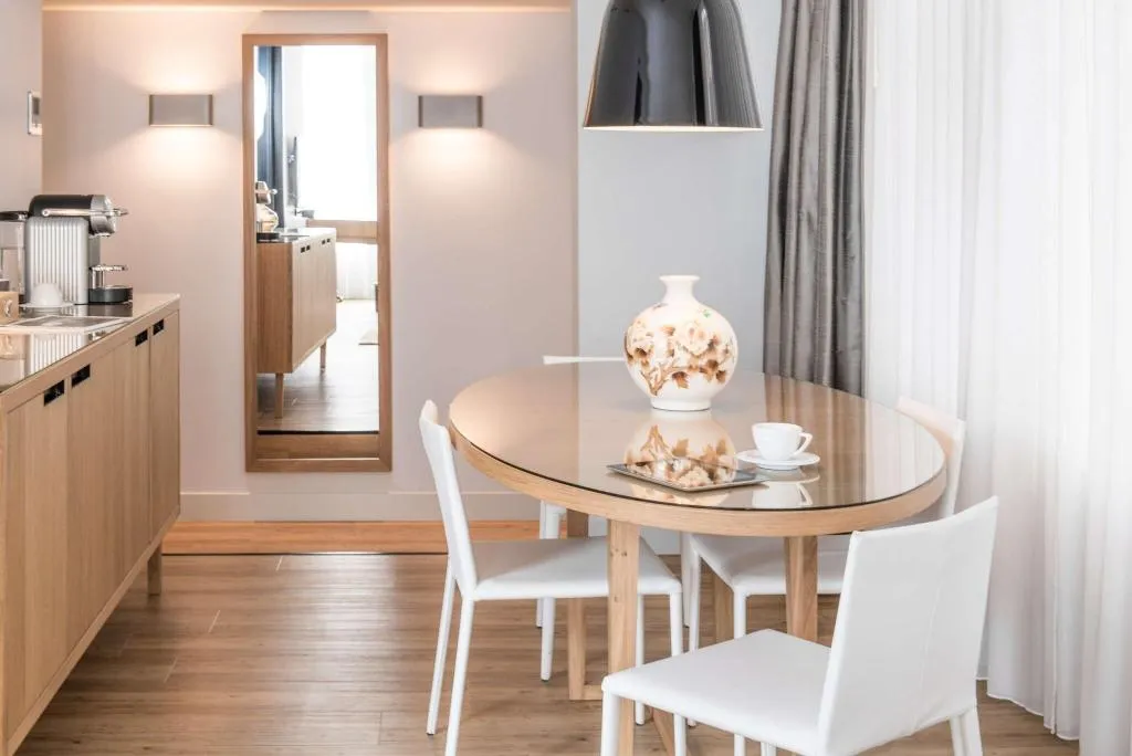 Room, Swissotel Amsterdam, Amsterdam