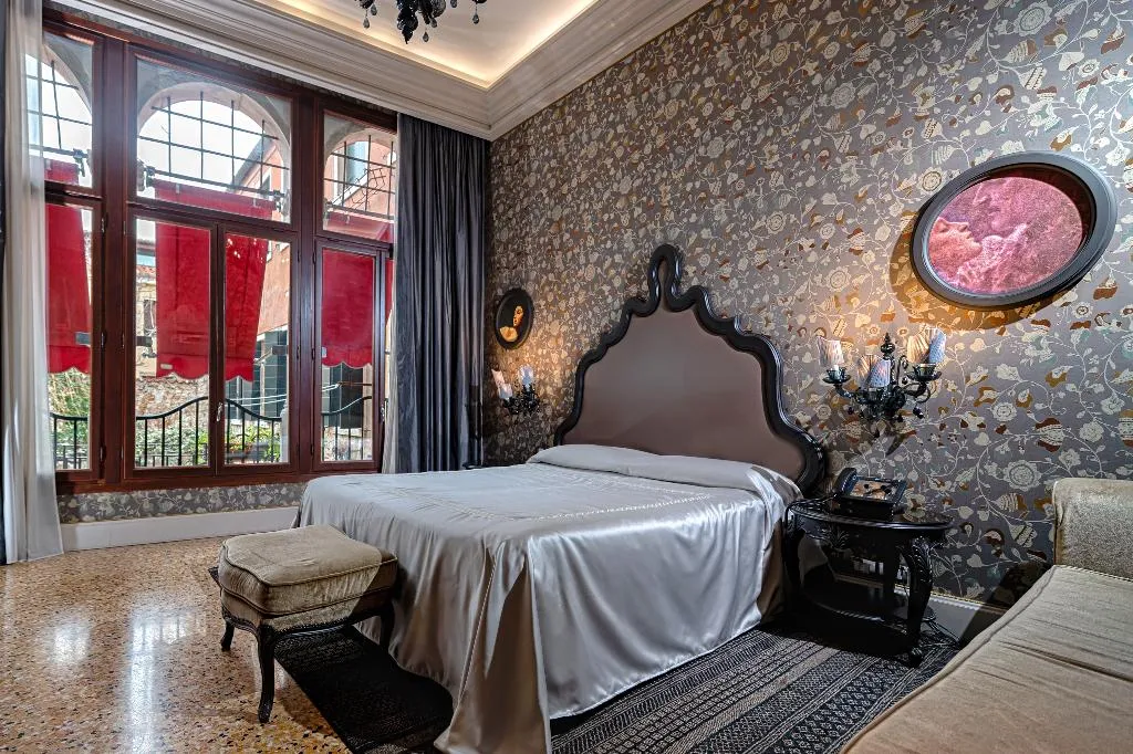 SUITE STANDARD Room, Palazzetto Madonna, Venice