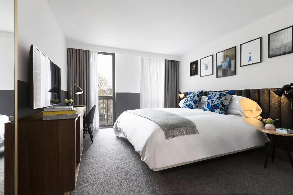 SINGLE WITH DOUBLE BED Room, Kimpton De Witt Amsterdam, Amsterdam