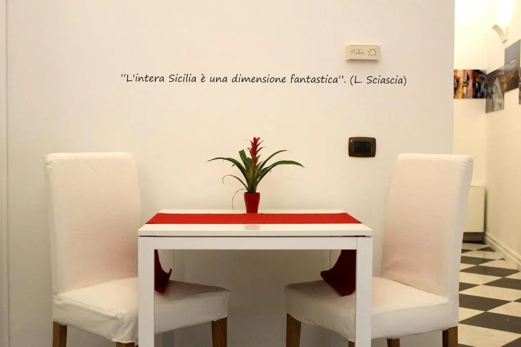 Room, Garibaldi 61, Catania