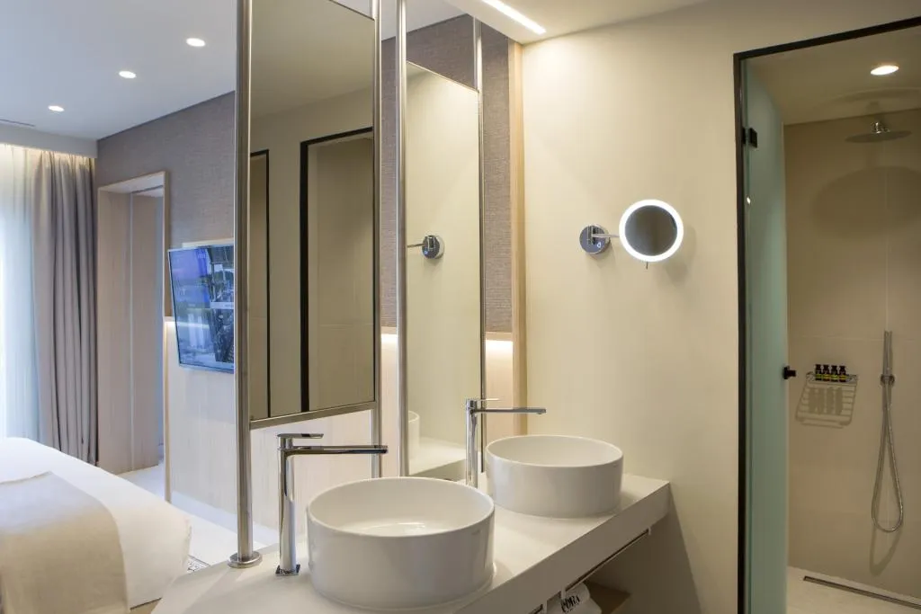 SUITE TWO BEDROOMS Room, MERAVIA Leonardo Limited Edition, Halkidiki