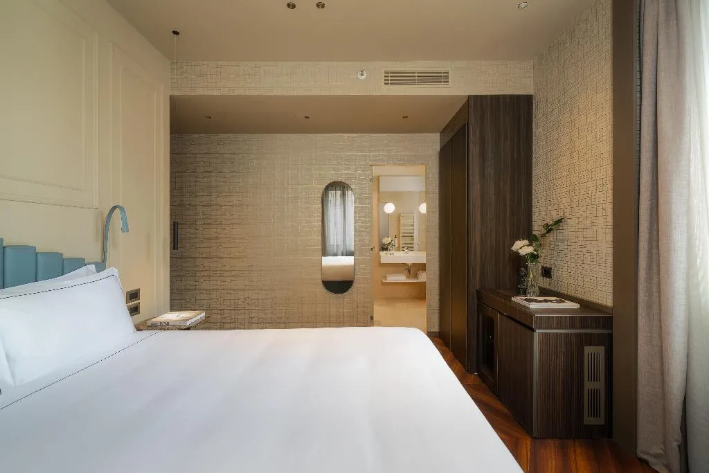 DOUBLE DELUXE KING BED Room, Worldhotel Casati 18, Milan