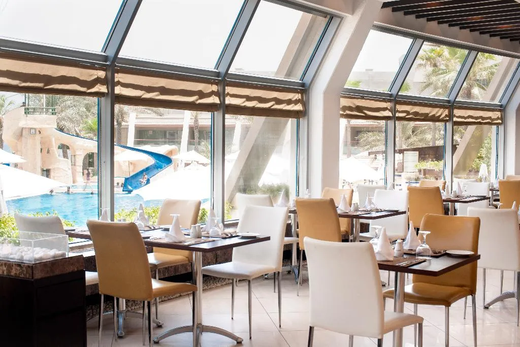 Restaurant, Occidental Sharjah Grand, Dubai