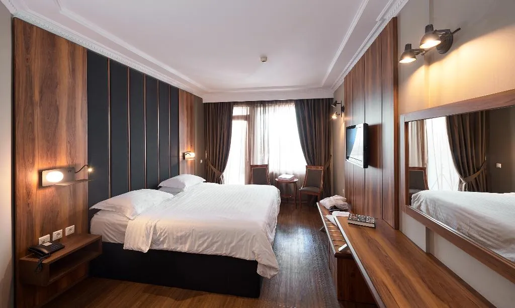 DOUBLE GARDEN VIEW Room, Royal Hotel Thessaloniki, Halkidiki